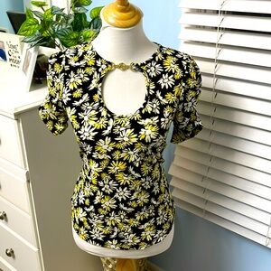 Beautiful Small Flowery Blouse